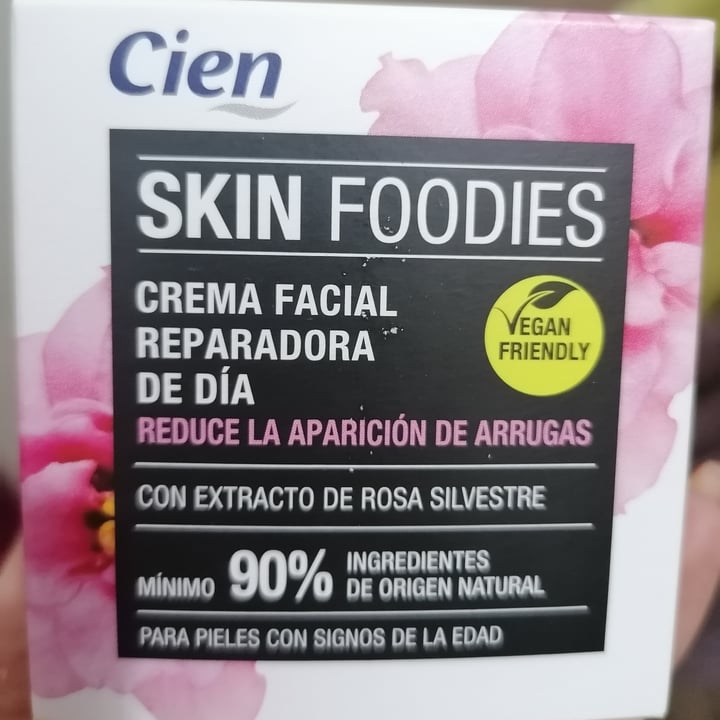 photo of Cien Skin Foodies Crema Facial Reparadora De Día shared by @masutil87 on  29 Nov 2021 - review
