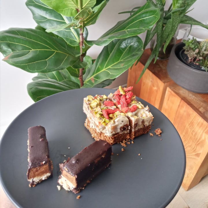 photo of Thank Goodness Foods Vegan Twix Bar shared by @fruitfulfig on  27 Nov 2021 - review