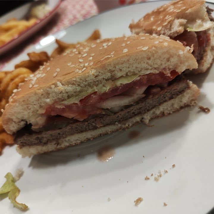 photo of Burger King Plant Based Burger And Nuggets shared by @elena93 on  28 Mar 2022 - review