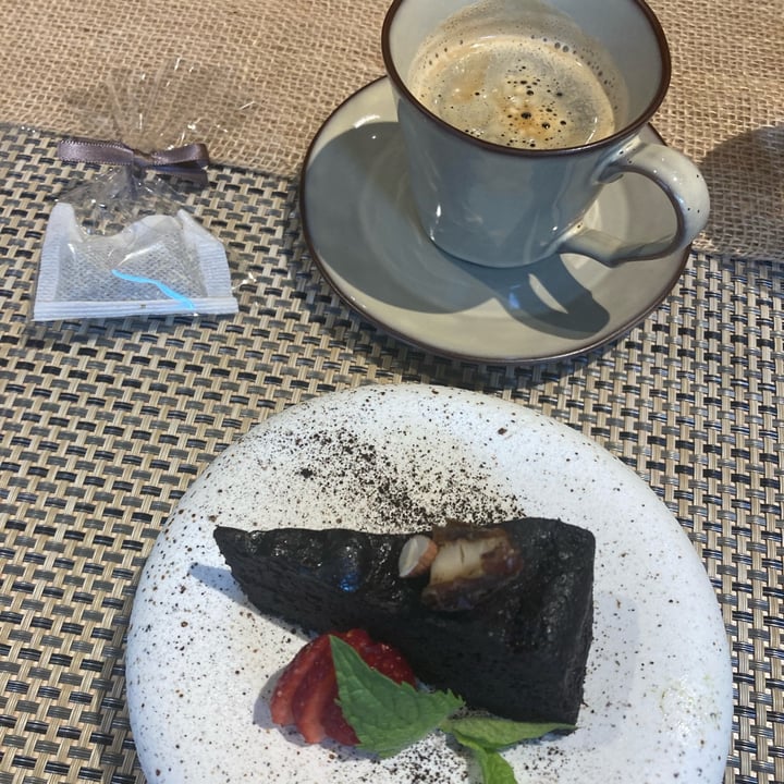 photo of PEACE TABLE 渋谷道玄坂店 vegan gatou chocolate shared by @cico777 on  05 Aug 2022 - review