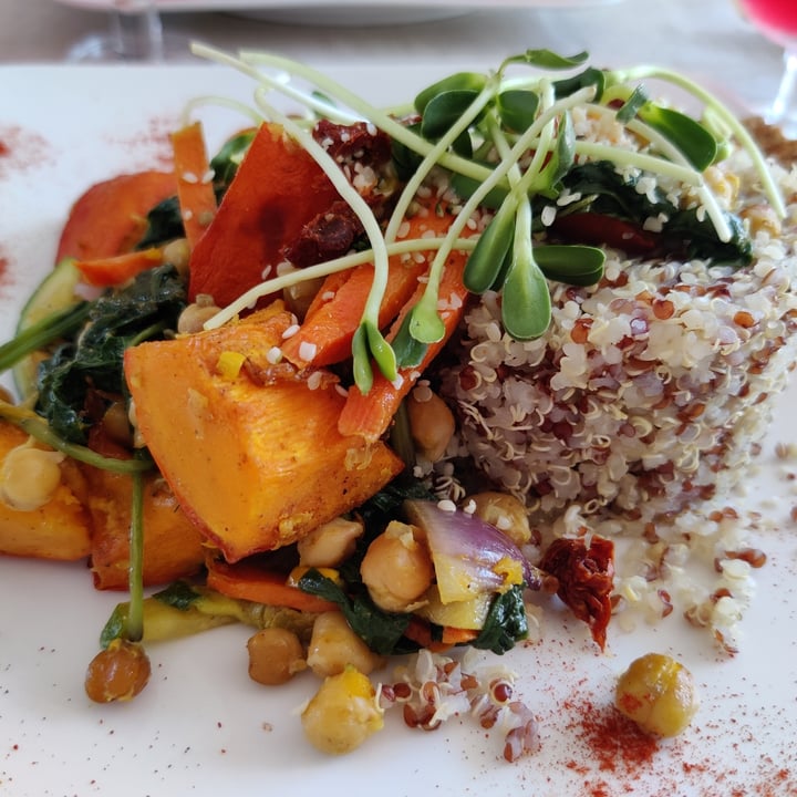 photo of Happy Green Food Cous Cous Con Verdure Miste shared by @vegangio on  23 Aug 2022 - review