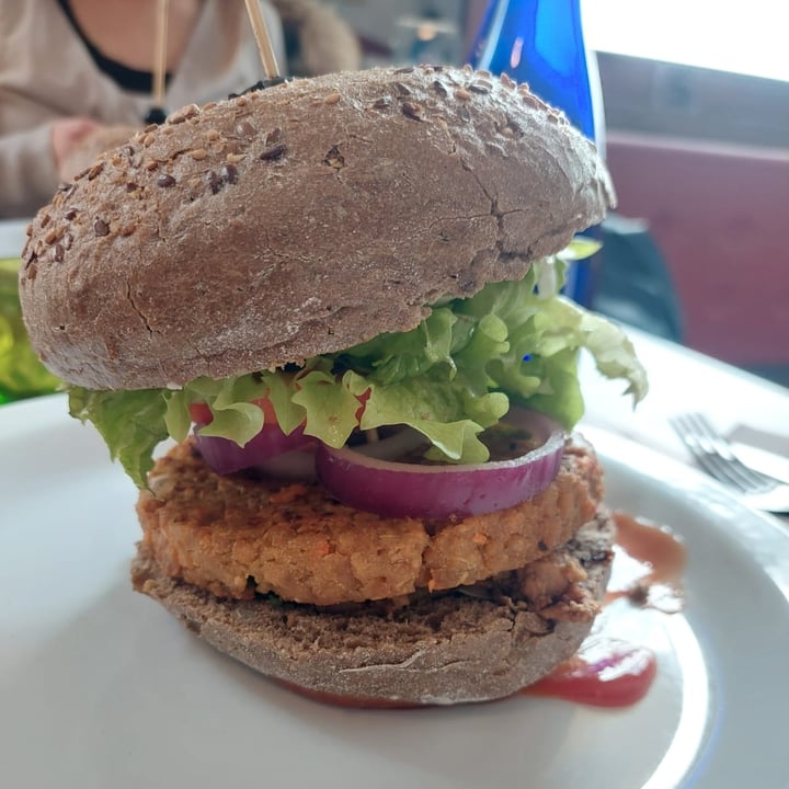 photo of Veganda Burger big smoky shared by @pitus23 on  11 Mar 2022 - review