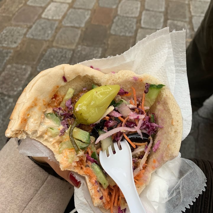 photo of Chez Hanna Falafel complet shared by @carolinapedrazzi on  23 Feb 2022 - review