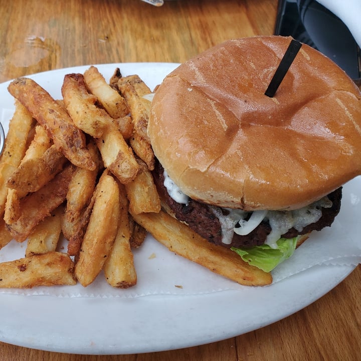 photo of Fumo Vegan Burger shared by @yomib on  12 Nov 2020 - review