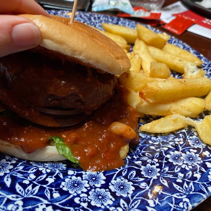 photo of Weatherspoons Pubs Vegan burger shared by @robsm95 on  04 Nov 2020 - review