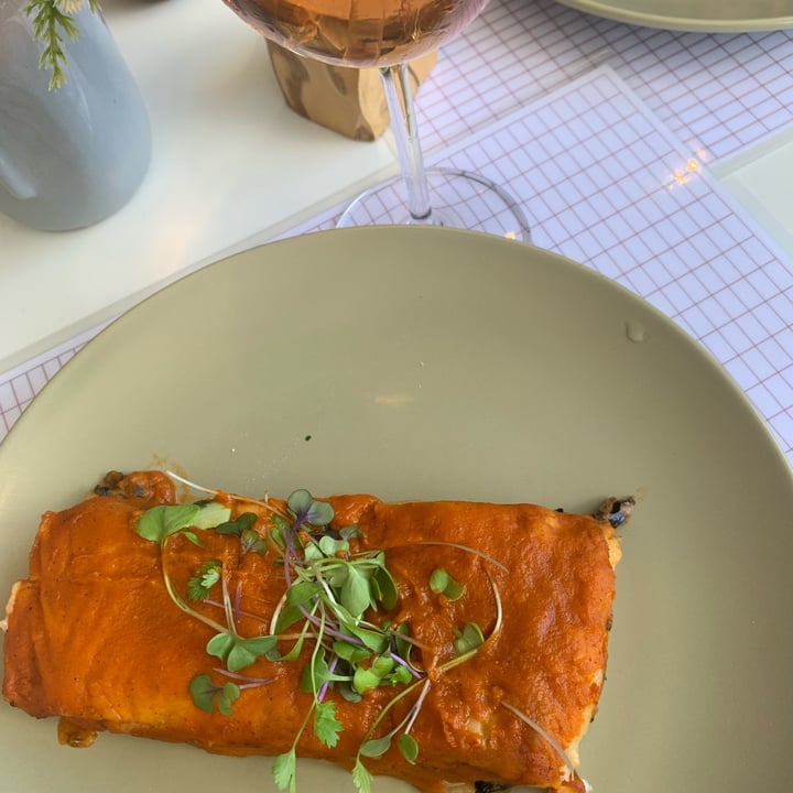 review photo of Möca Café e Confeitaria lasanha de banana shared by @larakuerten on 17 May 2022 - review