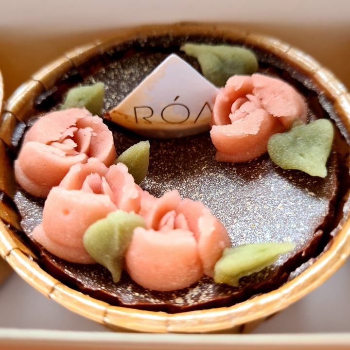 photo of Roa The Midnight Cake (Pick-up Only) Valentine's Special Cupcake shared by @gretchforveg on  19 Feb 2021 - review