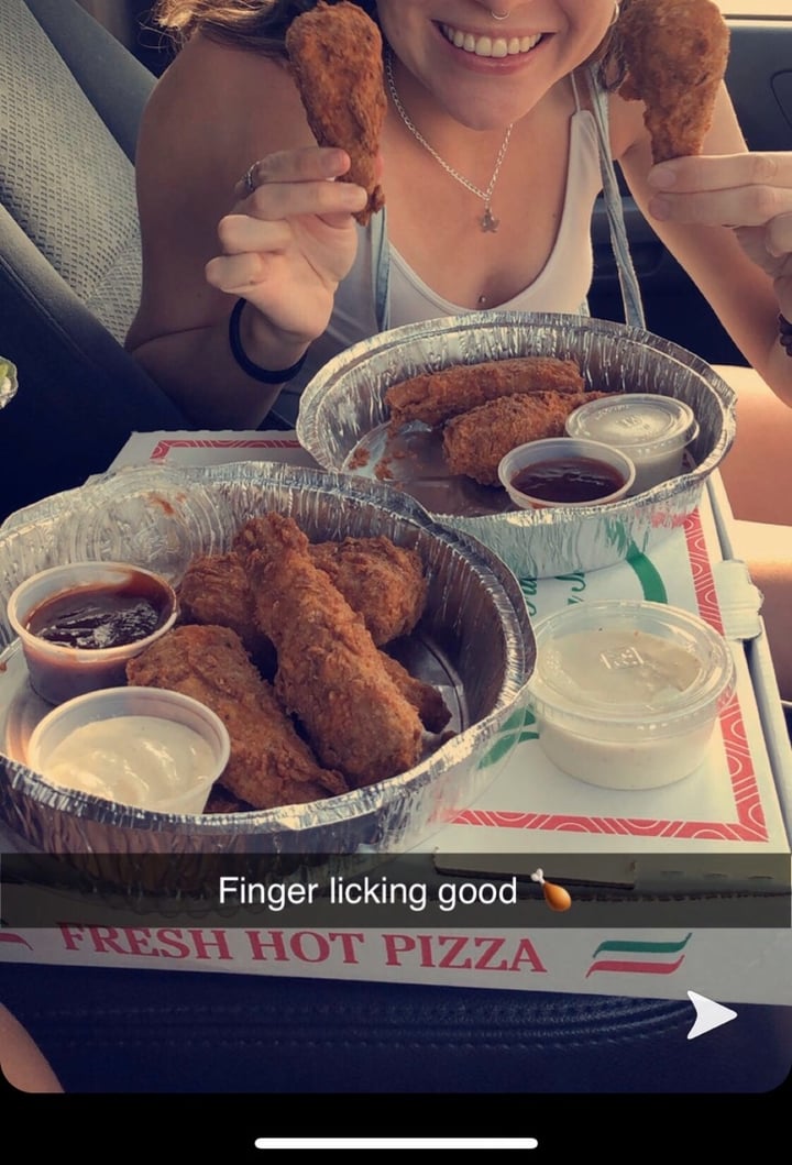 photo of 3 Brothers Pizza Cafe Chkn Wings shared by @stephreyes17 on  19 Dec 2019 - review