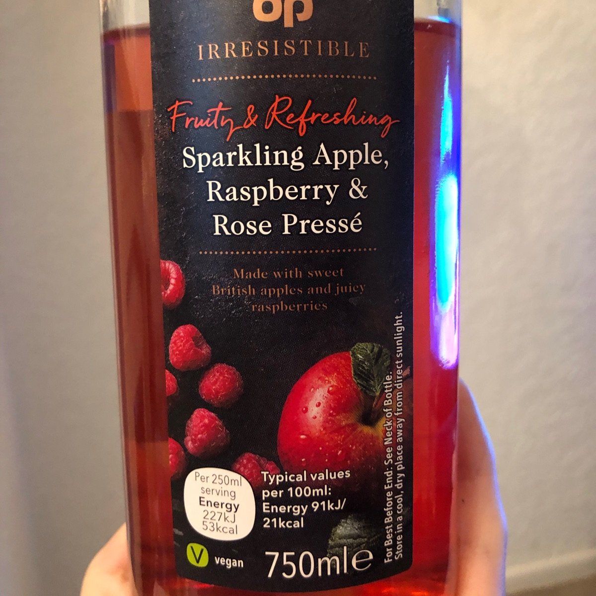Sparkling Apple, Raspberry & Rose Pressè from Coop - Vegan Product ...
