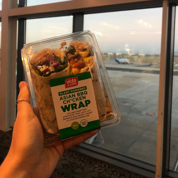 review photo of Vida e Caffe Asian Bbq Ch*cken wrap shared by @veganguidejhb on 12 Jun 2022 - review