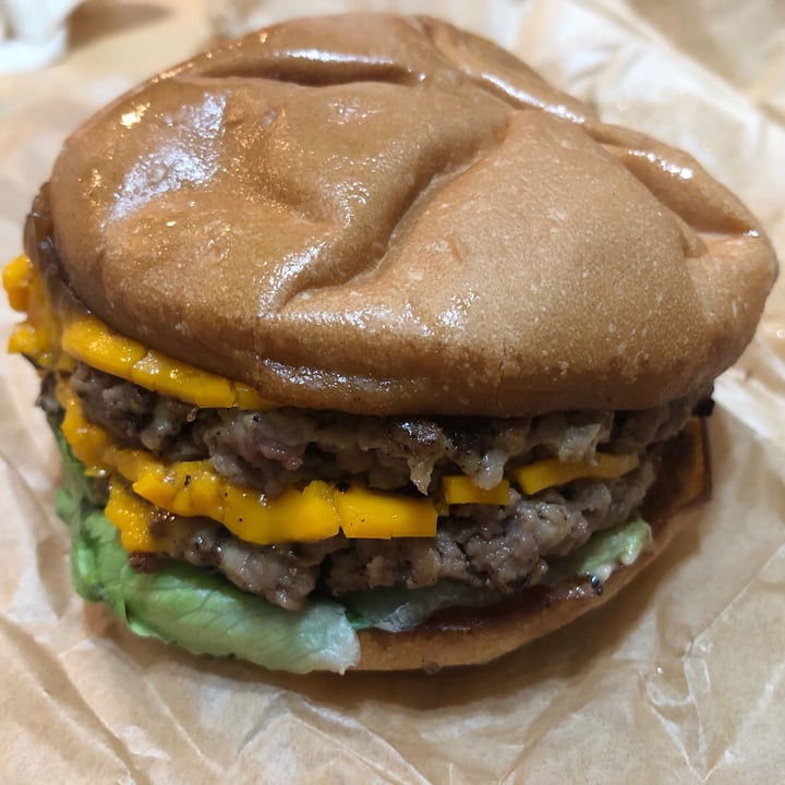 photo of Love Handle  Double Cheese Burguer shared by @s1224 on  10 Jun 2020 - review