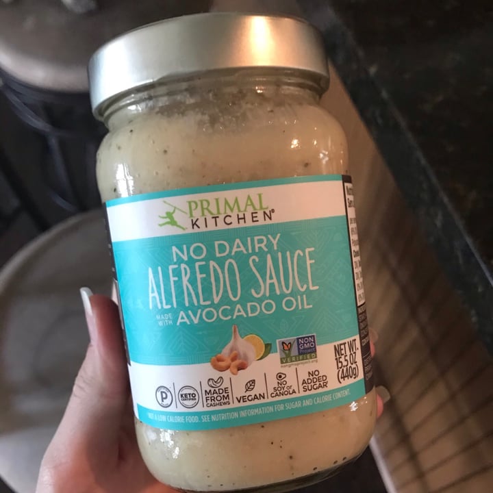 photo of Primal Kitchen Garlic Alfredo Sauce with Avocado Oil shared by @kelseymalles on  10 Jun 2021 - review