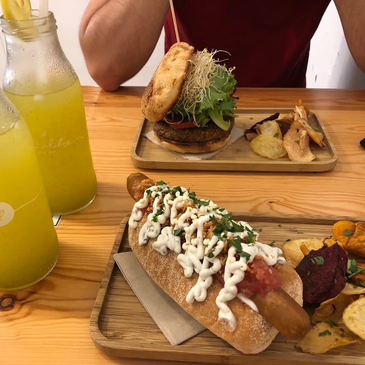 photo of Almalibre Açaí Bar Hamburguesa de arroz y tempeh shared by @yessikalanda on  31 Aug 2020 - review