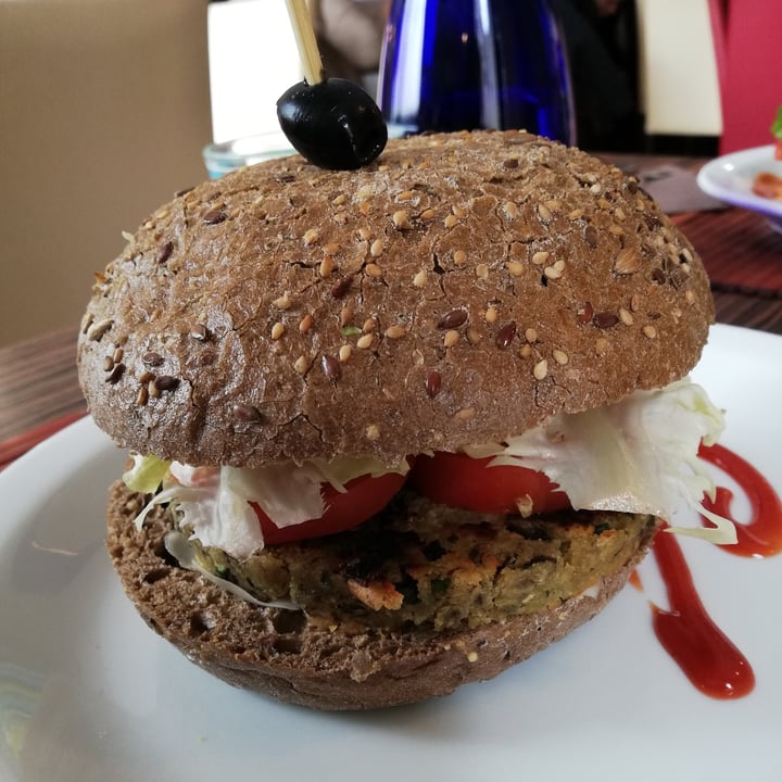 photo of Veganda Mushroom Burger shared by @pitus23 on  11 Mar 2022 - review