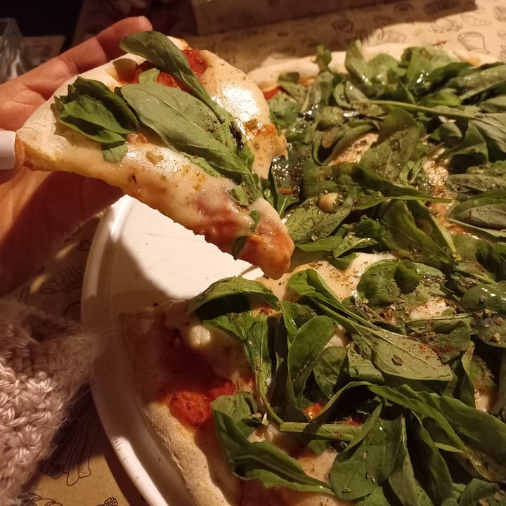 photo of El garage bar Pizza vegana shared by @gisegigi on  24 Dec 2021 - review
