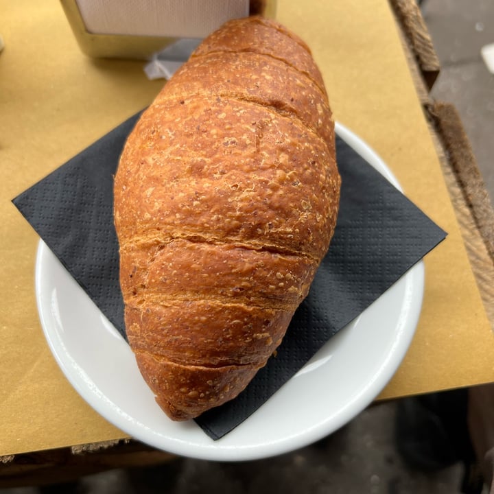 review photo of Poma Fiori Caffé Brioches Vegana Vuota shared by @tittens on 13 Nov 2022 - review