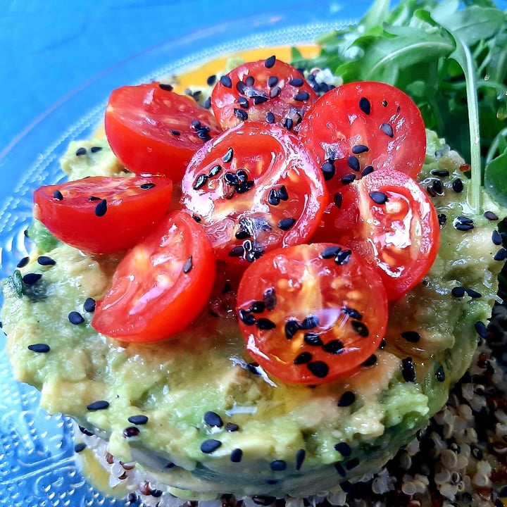 photo of Hakuna Matata Veggie Tartar de aguacate y quinoa shared by @madridvegano on  09 Sep 2020 - review