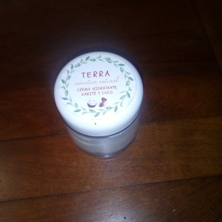 photo of Terra Cosmética Natural Crema Hidratante De Karité Y Coco shared by @augusto23 on  26 Sep 2020 - review