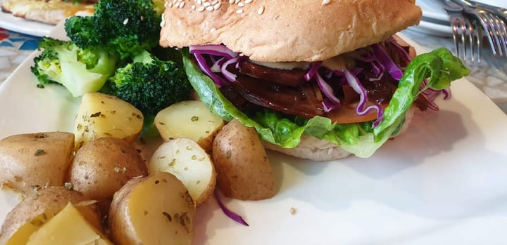 photo of WellSmoocht Pow Wow Bao Burger shared by @hollya113 on  19 Apr 2020 - review