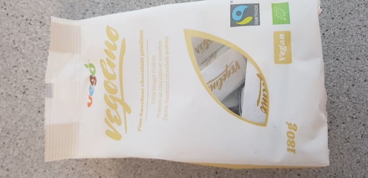 photo of Vego Vegolino Fine Hazelnut Chocolate Pralines shared by @wayneberger on  09 Nov 2020 - review