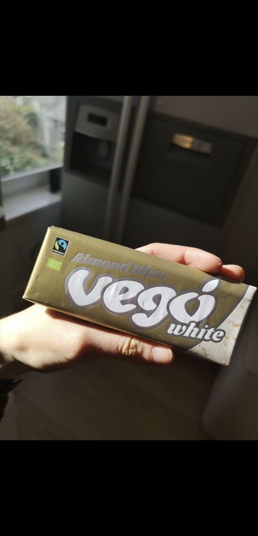 photo of Vego Almond Bliss Vego White shared by @squatsontoast on  17 May 2019 - review