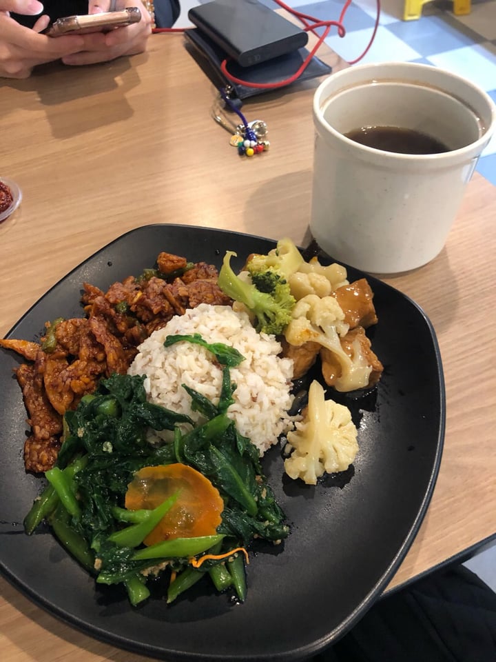 review photo of Vegetarian Stall (Food Junction @ Mid Valley Megamall) Mixed rice with soup shared by @joanchong on 25 Sep 2019 - review