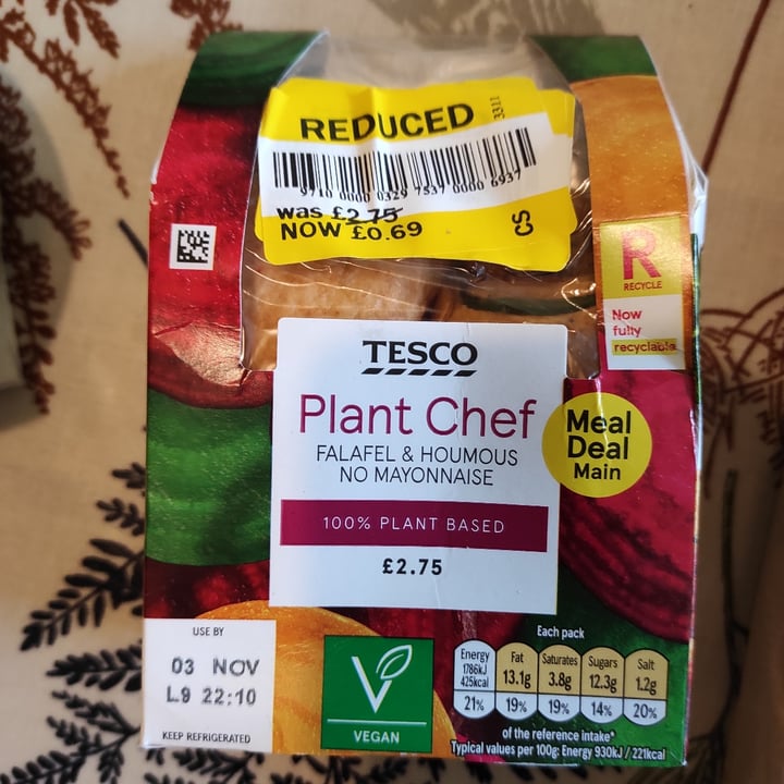 photo of Tesco Plant Chef Falafel & Houmous Wrap shared by @tuscanvegan on  17 Nov 2021 - review
