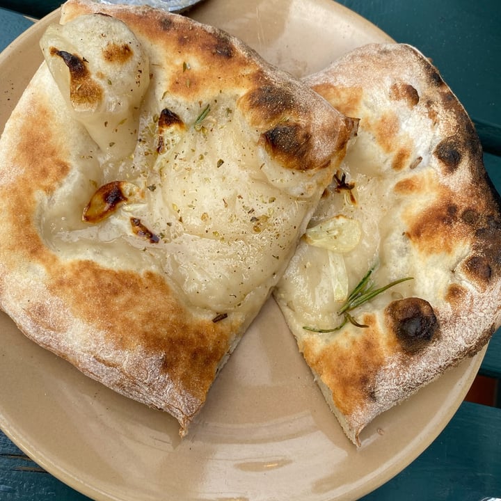 photo of Purezza - Vegan Pizza Camden Garlic Bread shared by @fabriziapsr on  17 Apr 2022 - review