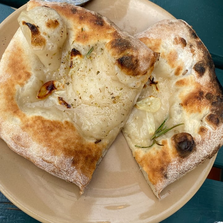review photo of Purezza - Vegan Pizza Camden Garlic Bread shared by @fabriziapsr on 17 Apr 2022 - review