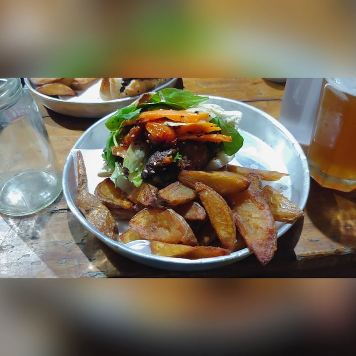 review photo of Kowloon Kebab de Falafel shared by @simpsonsvegans on 29 Apr 2021 - review