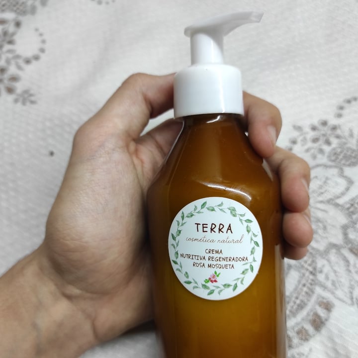 photo of Terra Cosmética Natural Crema Nutritiva Regeneradora Rosa de Mosqueta shared by @vegannn2020 on  03 Dec 2020 - review