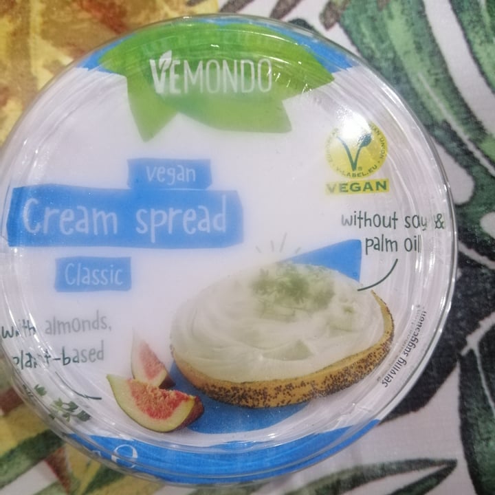 photo of Vemondo Vegan cream spread shared by @jennyjenny on  30 Oct 2021 - review