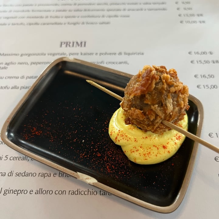 review photo of Romeow Cat Bistrot Arachidi D'autore: Dessert Alle Arachidi Con Cuore Di Caramello Salato, Copertura Di Cioccolato Fondente, Crunchy Di Arachidi Salate, Sable E Banana Soffiata shared by @usmile16 on 02 Apr 2022 - review