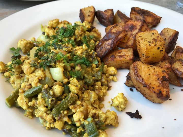 review photo of Cafe Flora Asparagus Tofu Scramble shared by @ybhutada on 12 Jul 2018 - review