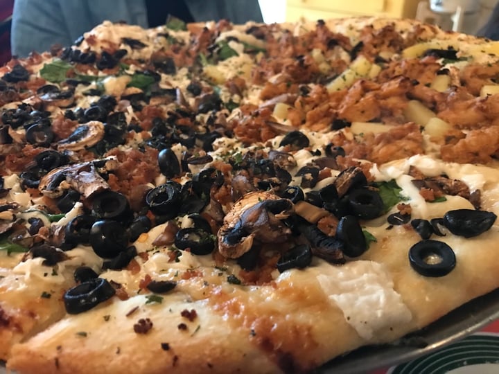 photo of Pi Vegan Pizzeria Garlic Sauce Favorite shared by @xtineexplores on  18 Jan 2020 - review
