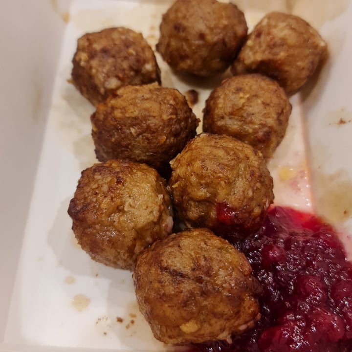 photo of IKEA Milano Corsico Polpette Vegan shared by @creepysunset on  07 Jan 2022 - review
