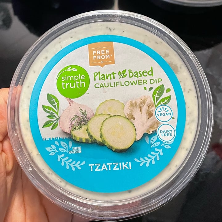 photo of Simple Truth Tzatziki Plant-Based Cauliflower Dip shared by @ellesegarcia on  01 Jun 2022 - review