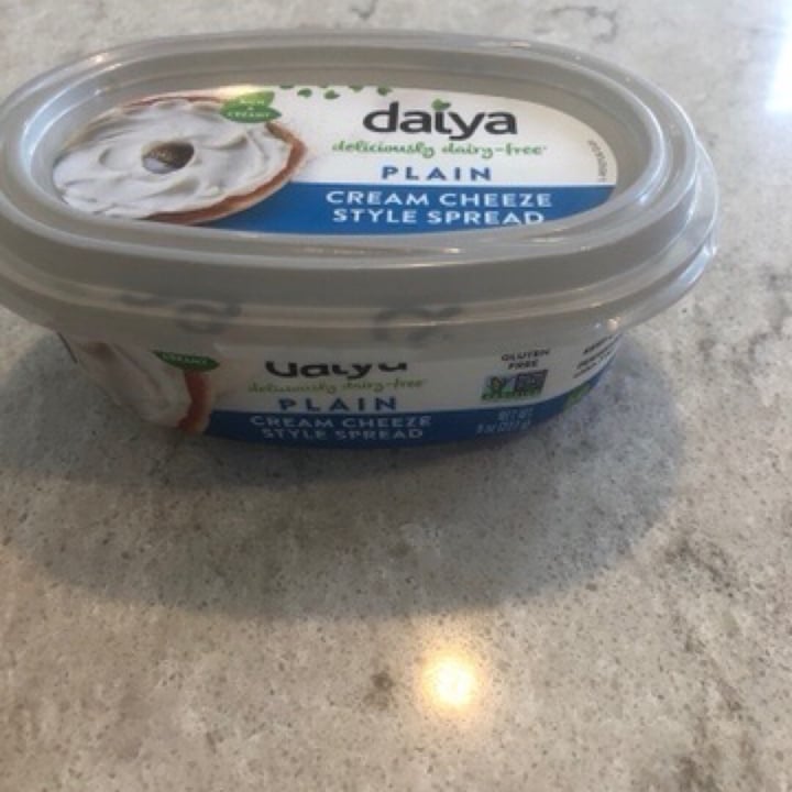 photo of Daiya Plain Cream Cheeze Style Spread shared by @hovdeks78 on  30 May 2020 - review