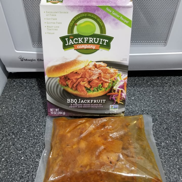 photo of The Jackfruit Company BBQ Jackfruit a sweet & smoky Blind of Tomato & Mesquite shared by @shmoopsify on  02 Feb 2021 - review