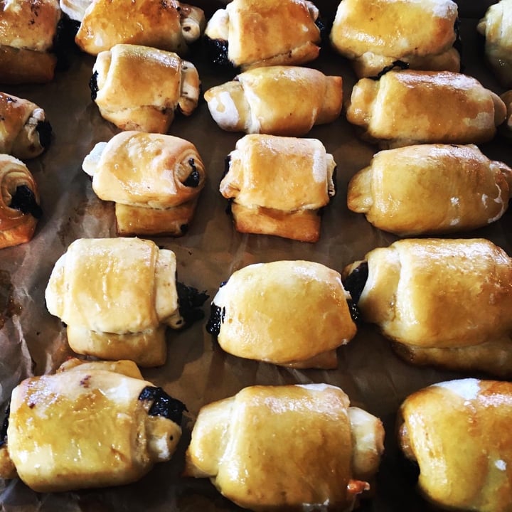 photo of Plant Pain au chocolat shared by @pierrot on  14 Oct 2020 - review