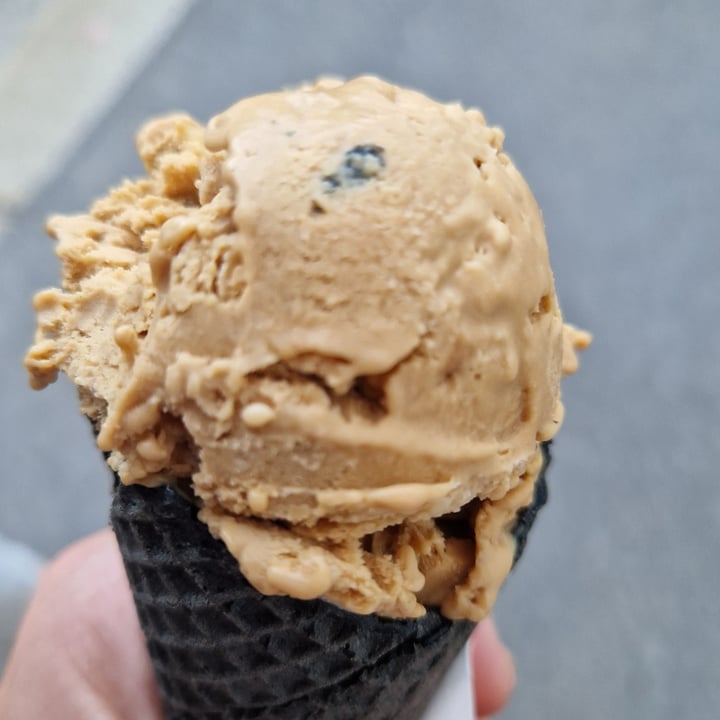 photo of vegan ice cream & coffee Salted Peanut Ice shared by @kirsten123 on  14 Sep 2022 - review