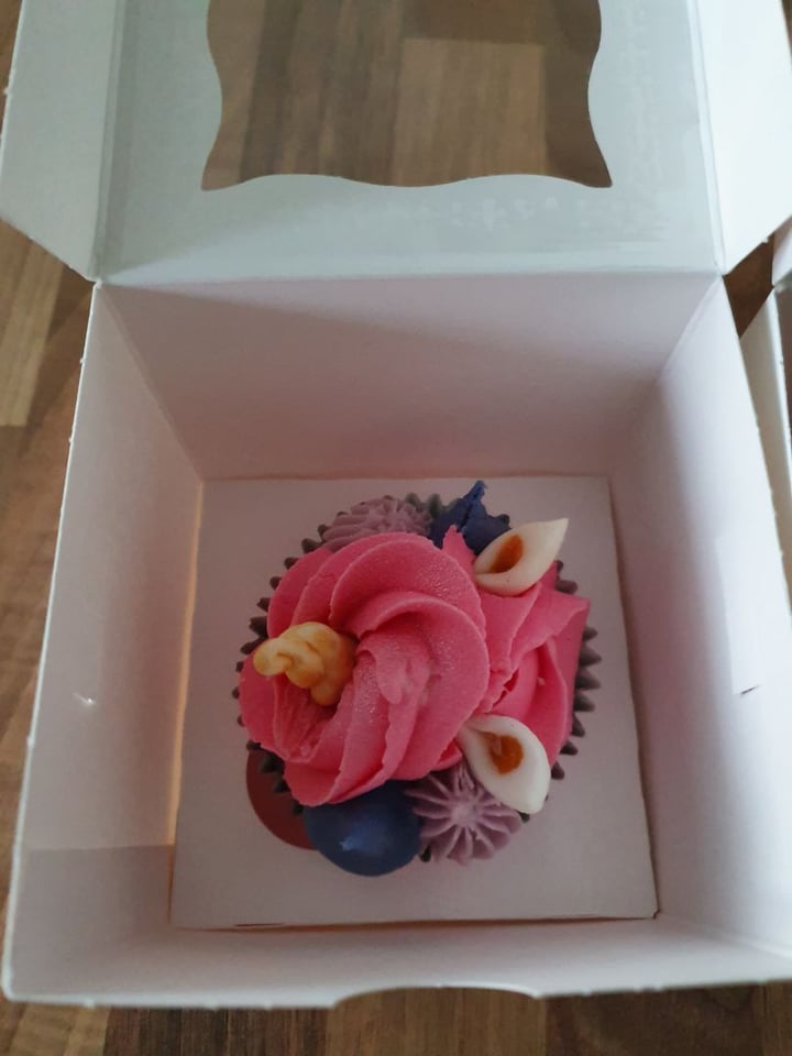 photo of Naked Bakery Unicorn Cupcake shared by @gwennypenny on  17 Jan 2020 - review