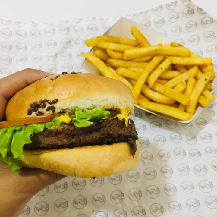 photo of Burger 54 Not chesse burger shared by @sofiporti on  15 Nov 2020 - review