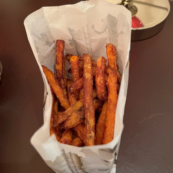 photo of Hans Im Glück German Burgergrill Sweet Potato Fries shared by @pv on  26 Jul 2022 - review
