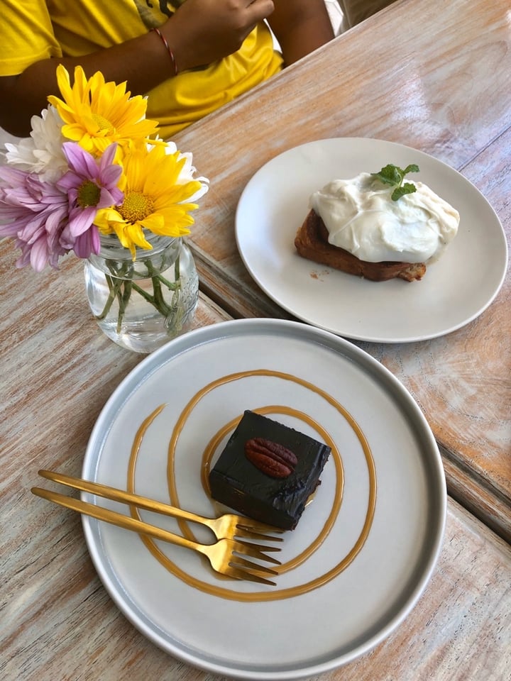 review photo of I Am Vegan Babe Cafe Cinnamon roll shared by @sujatakukreja on 10 Oct 2019 - review