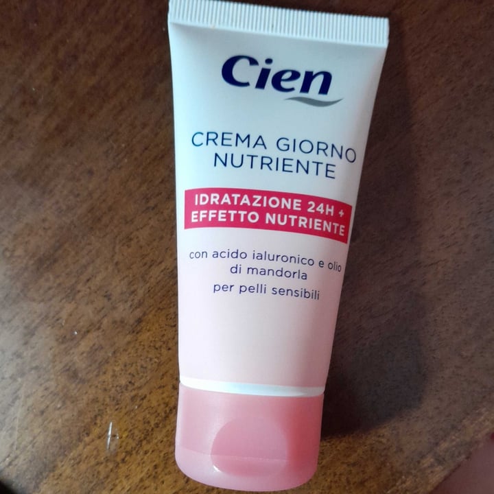 photo of Cien Crema Giorno Nutriente shared by @rossana1993 on  24 Sep 2022 - review