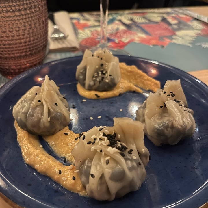 photo of Dhabbu - l'asiatico Veggie dumplings ravioli shared by @allimac on  15 Oct 2022 - review