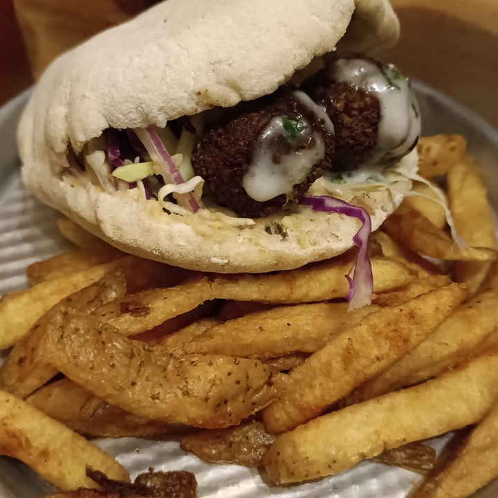 review photo of Benaim Sandwich De Falafel shared by @melufernandez on 22 Oct 2022 - review