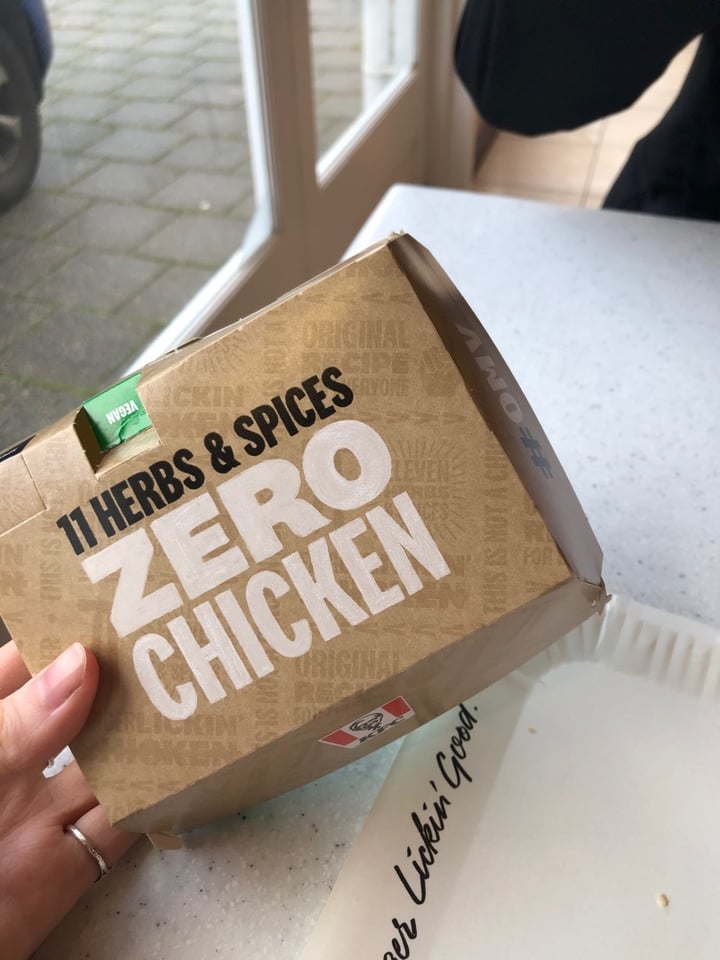 photo of KFC vegan chicken burger shared by @minimallucy on  15 Jan 2020 - review