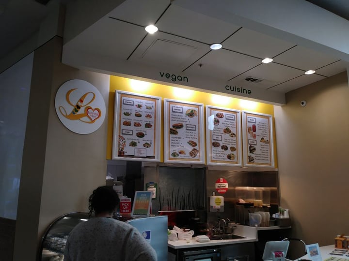 review photo of Loving Hut Classic Burger shared by @elementalv on 18 Feb 2020 - review
